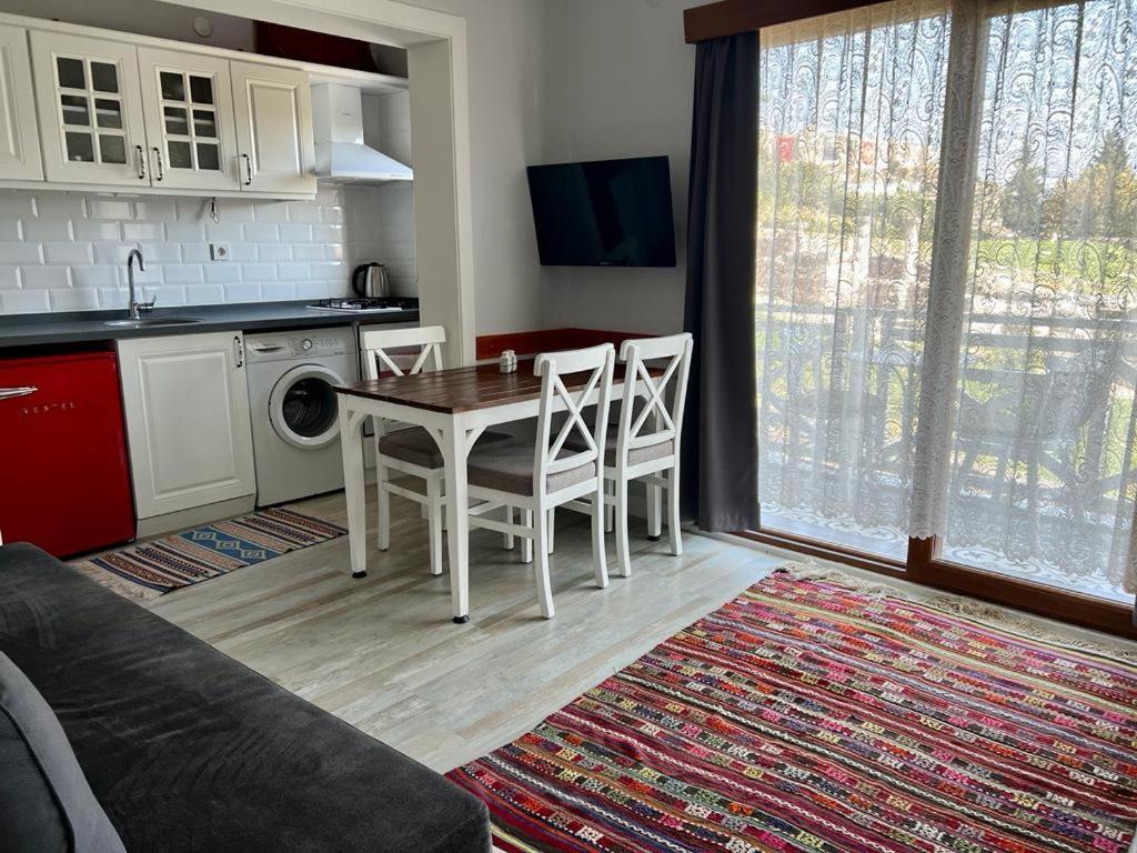 Ephesus Selcuk Castle View Suites Bagian luar foto