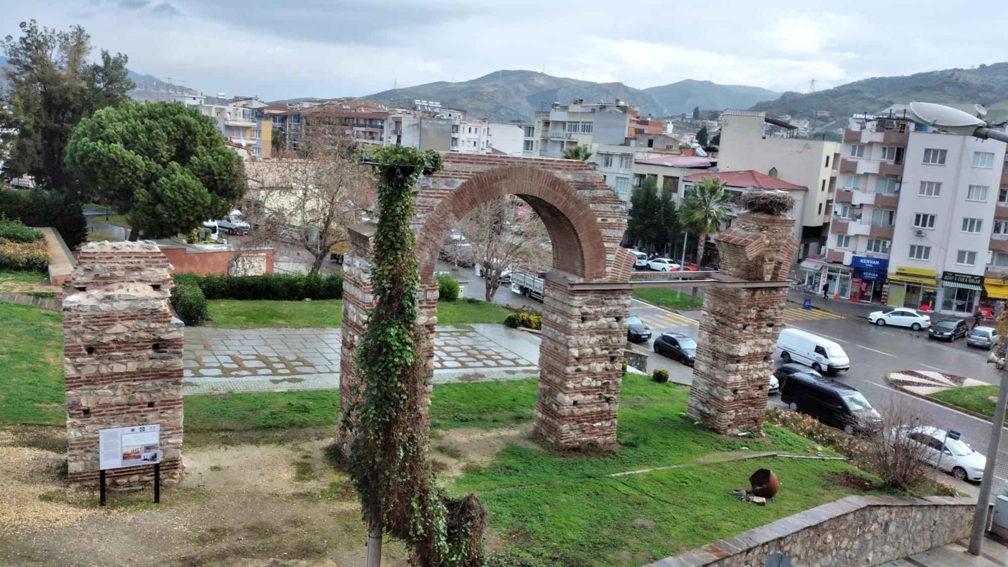 Ephesus Selcuk Castle View Suites Bagian luar foto