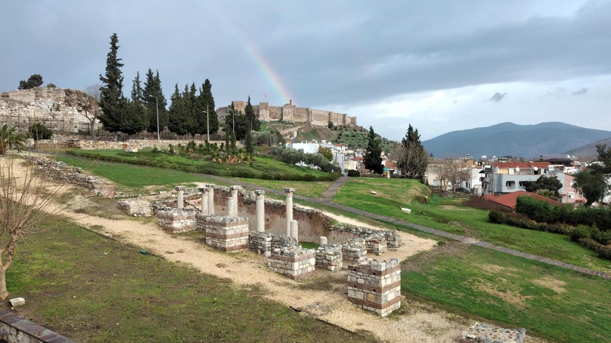 Ephesus Selcuk Castle View Suites Bagian luar foto
