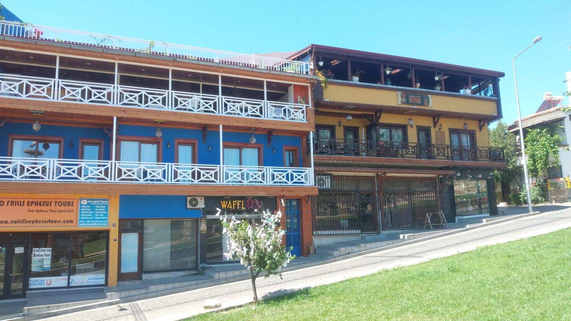 Ephesus Selcuk Castle View Suites Bagian luar foto