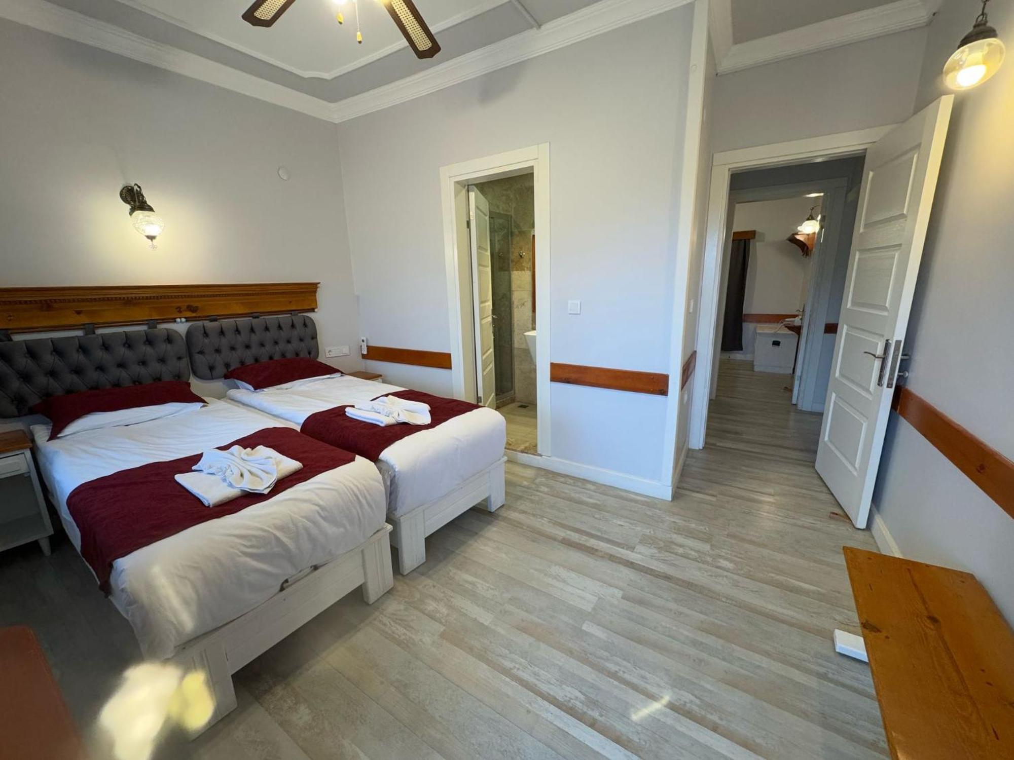 Ephesus Selcuk Castle View Suites Bagian luar foto