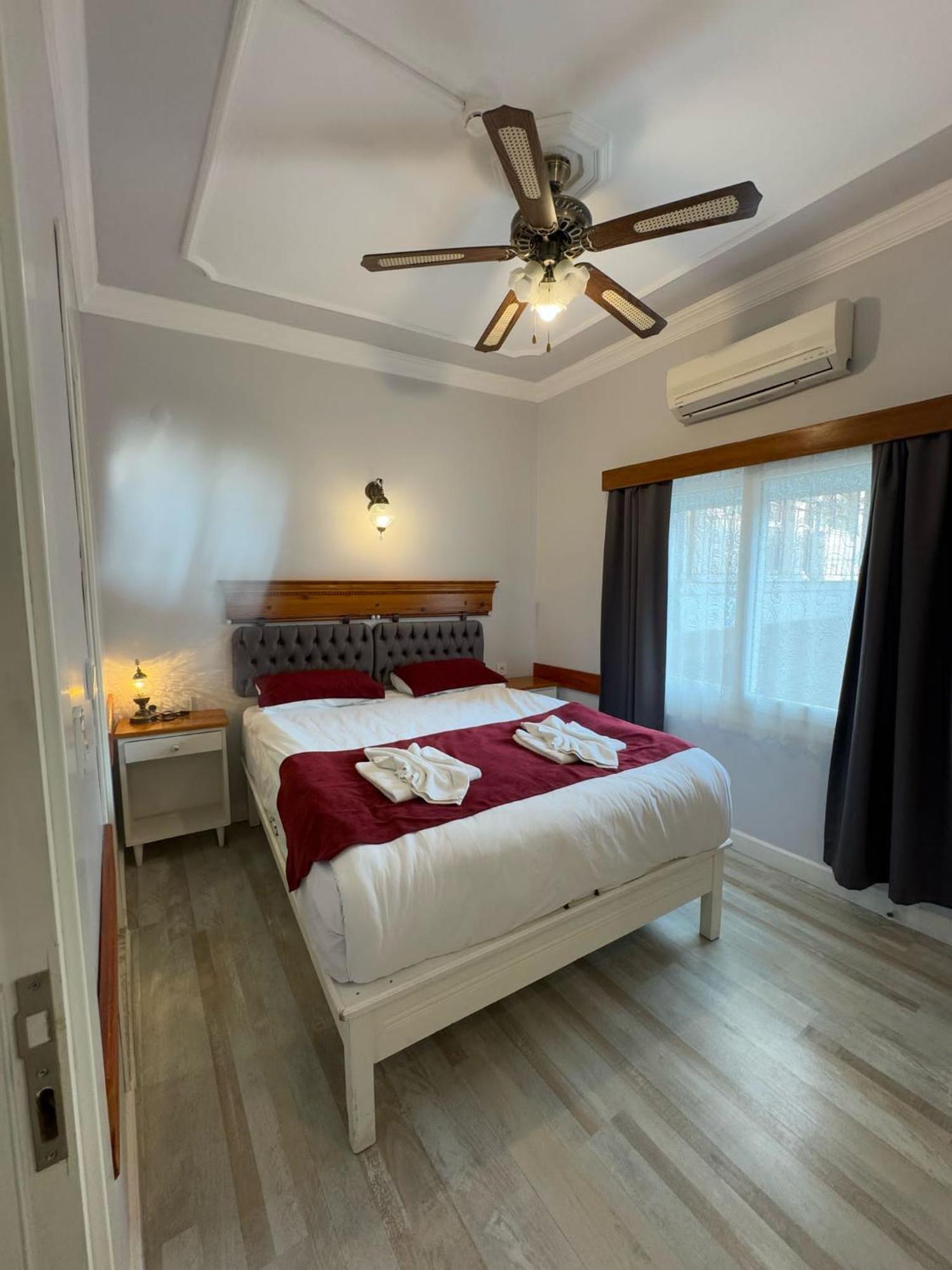 Ephesus Selcuk Castle View Suites Bagian luar foto