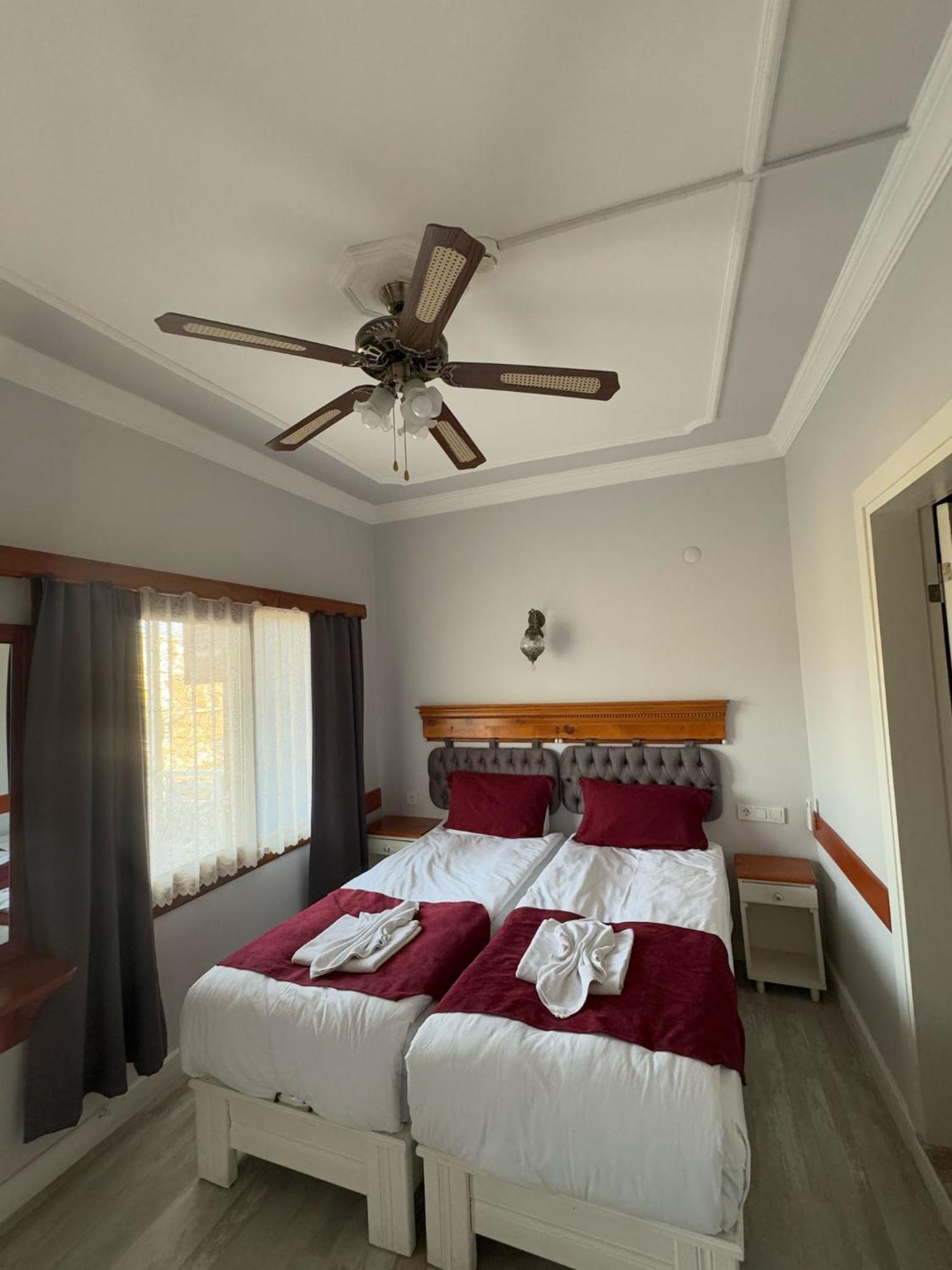 Ephesus Selcuk Castle View Suites Bagian luar foto