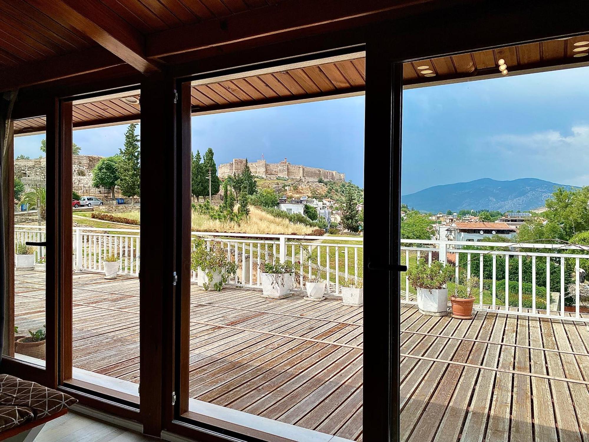 Ephesus Selcuk Castle View Suites Bagian luar foto